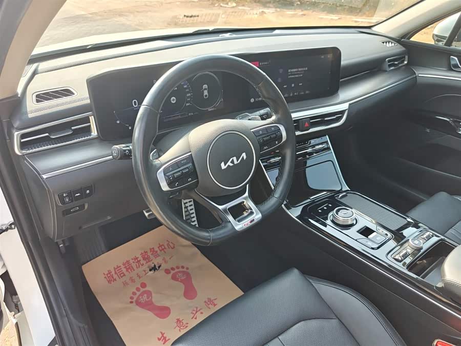Kia K5 2021 car image #21