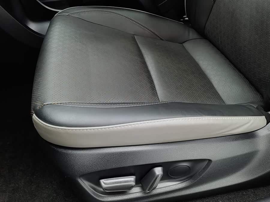 Toyota bZ3 2023 immagine di auto #21