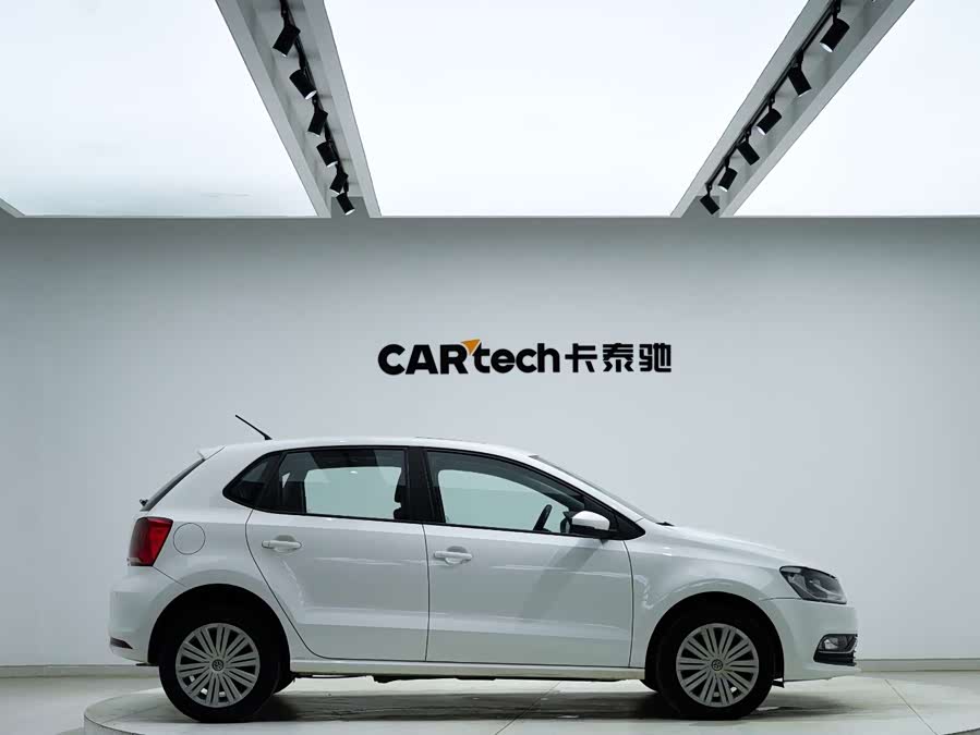 Volkswagen Polo 2016 car image #21