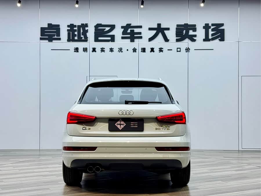 Audi Q3 2019 car image #21