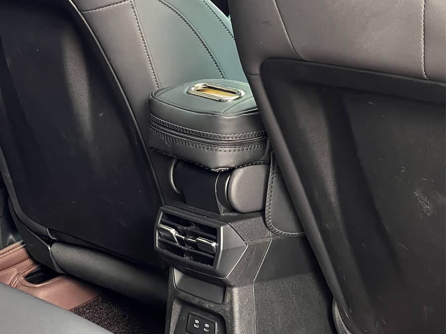 Audi Q4 e-tron 2023 #21 Audi Q4 e-tron 2023 immagine di auto #21