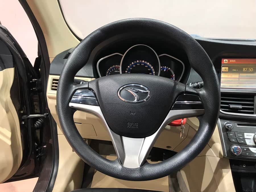 Soueast V6 Lingshi 2014 car image #21