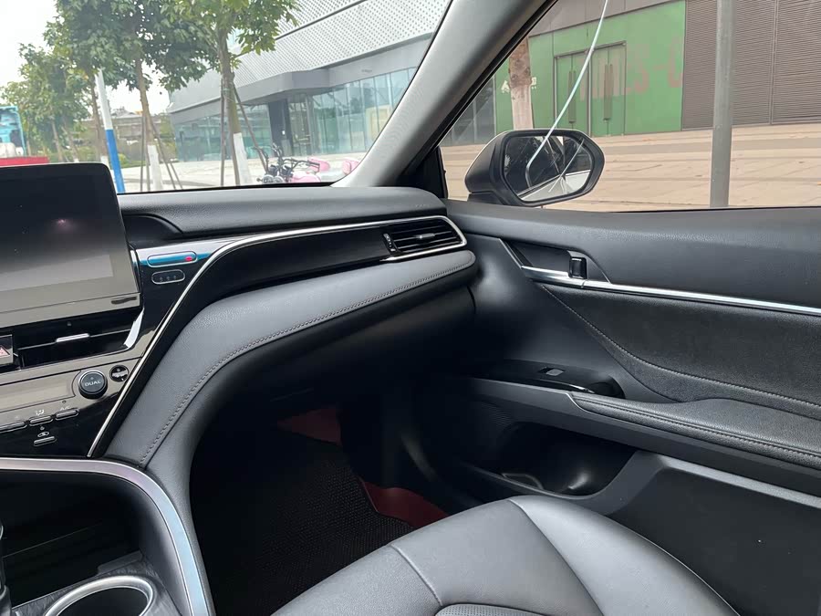 Toyota Camry 2023 car image #21