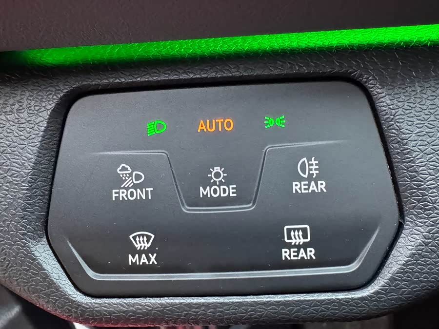 Volkswagen ID.4 X 2022 صورة سيارة #21