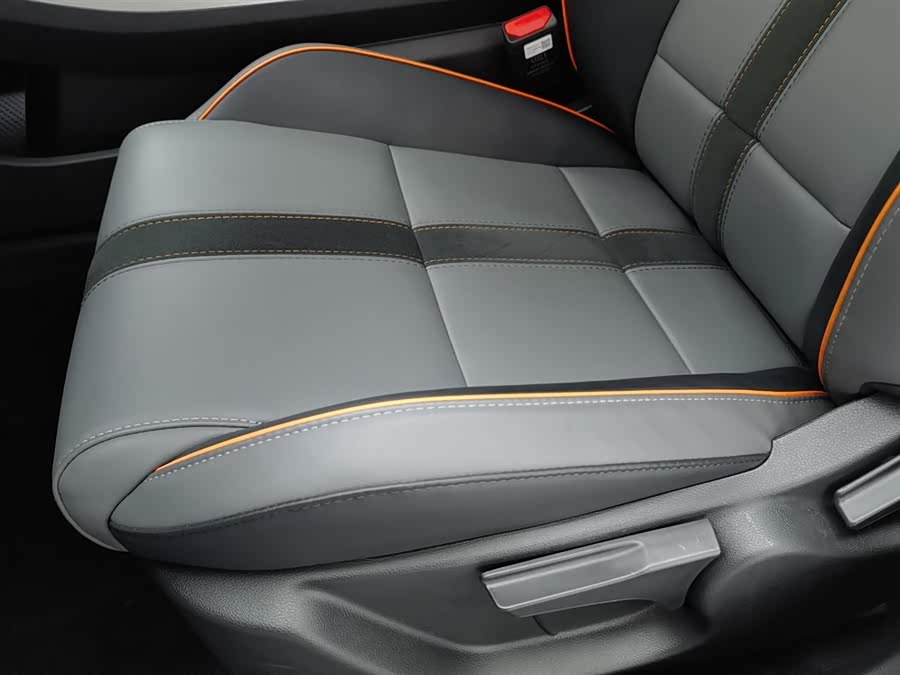 GEELY Coolray 2025 car image #21