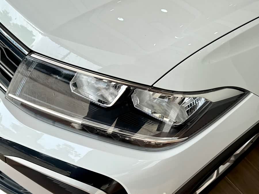 Volkswagen T-Cross 2023 car image #21