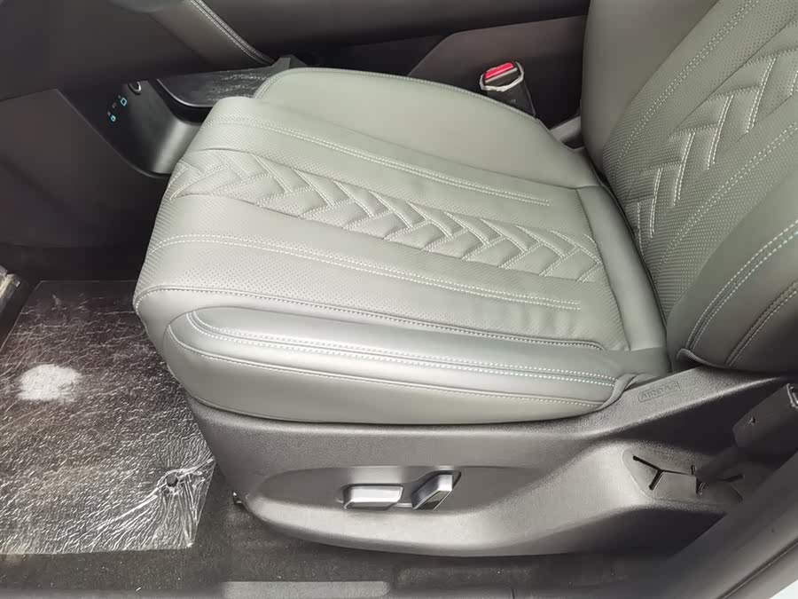 BYD SongL DM-i 2025 car image #21