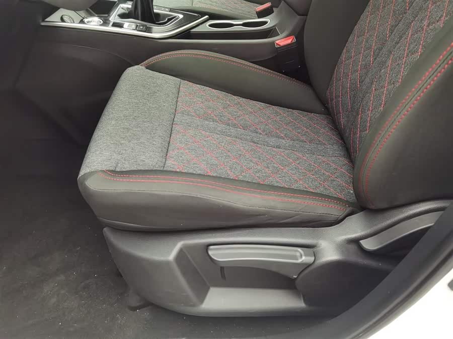 Forthing T5 L 2020 صورة سيارة #21