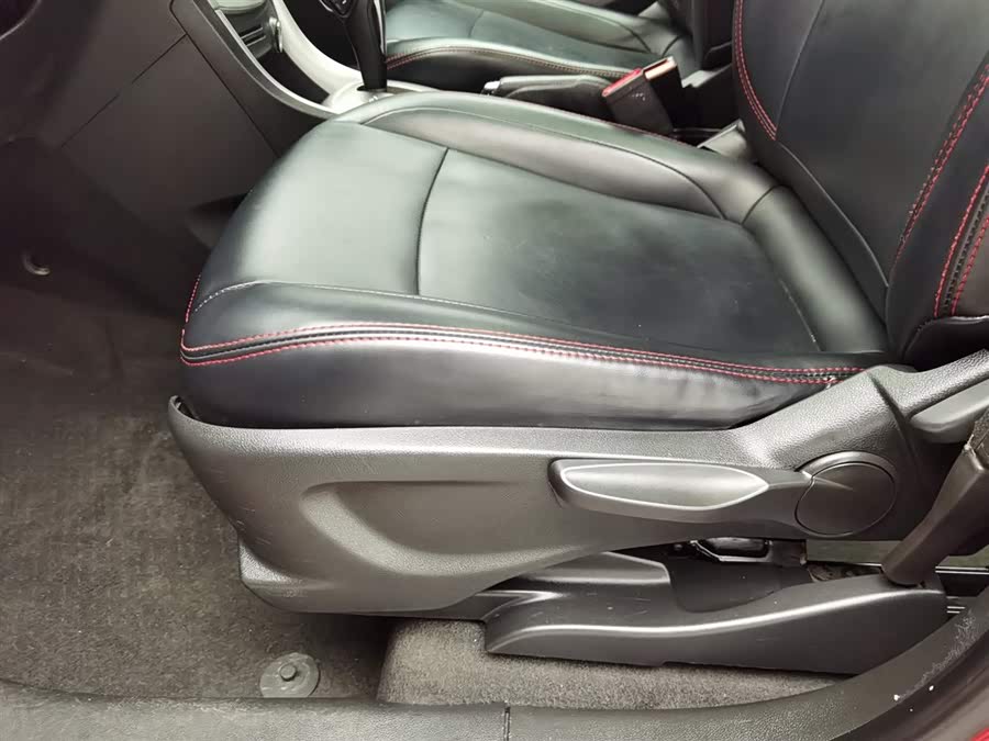 Chevrolet Tracker 2014 #21 Chevrolet Tracker 2014 car image #21