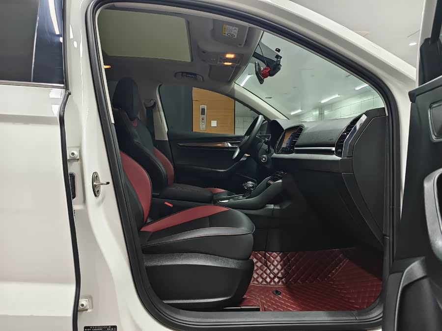 Skoda Karoq 2022 изображение автомобиля #21