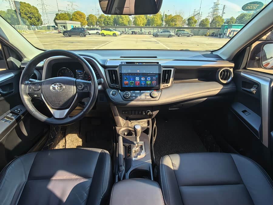 Toyota RAV4 2017 car image #21