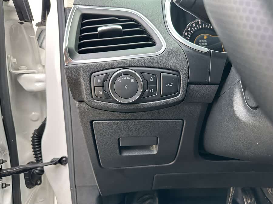 Ford Edge 2018 #21 Ford Edge 2018 car image #21