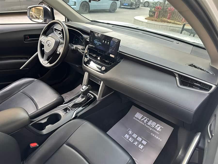 Toyota Corolla Cross 2024 immagine di auto #21