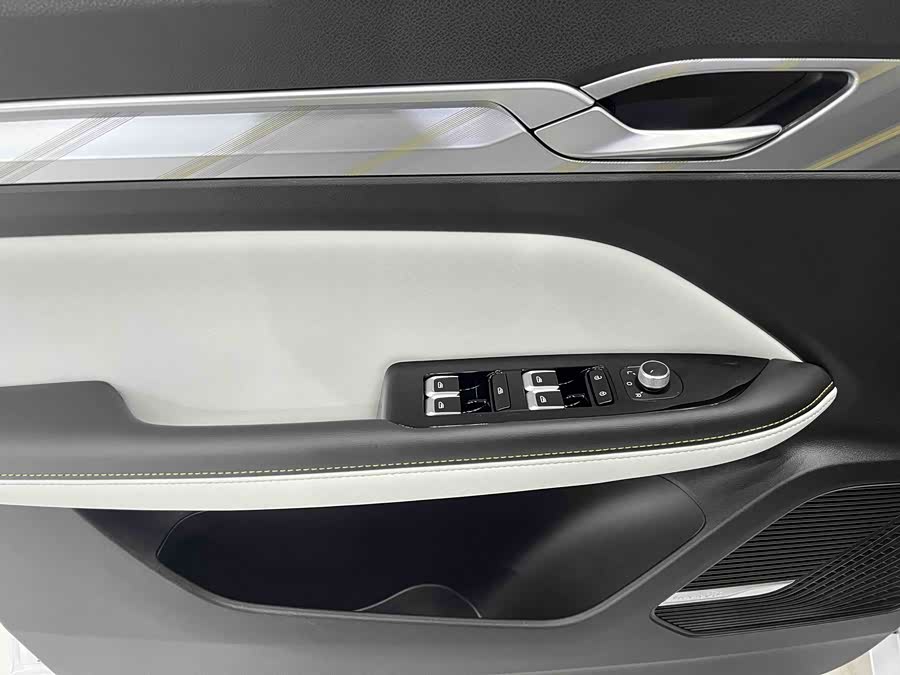 GEELY Emgrand L 2022 immagine di auto #21