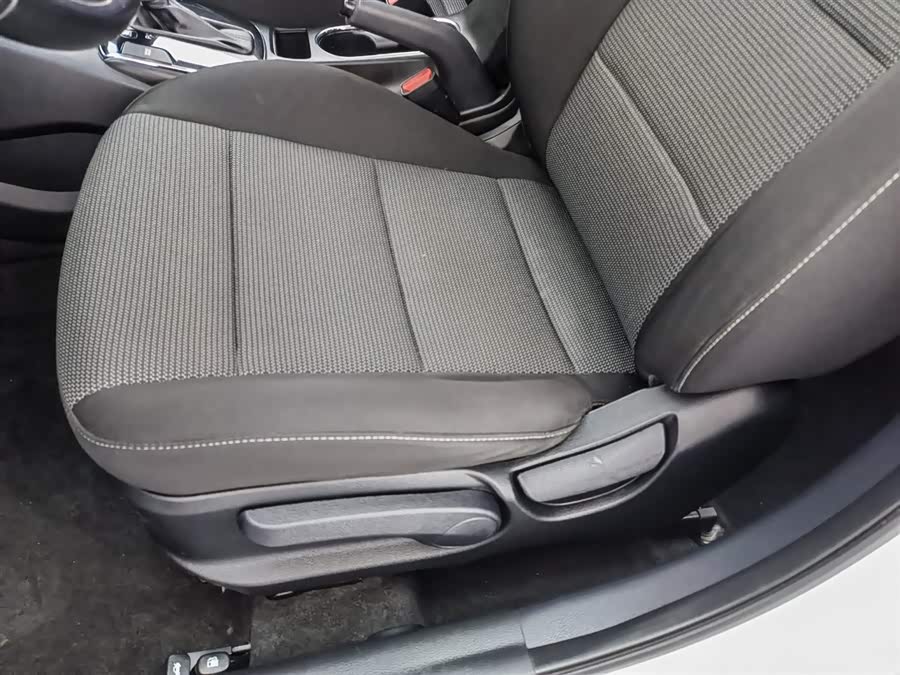 Kia K3 2017 car image #21