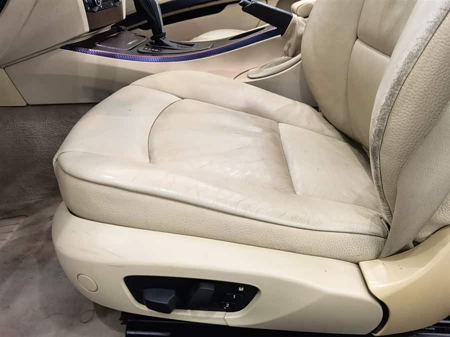 BMW 3 Series (Imported) 2010 car image #21