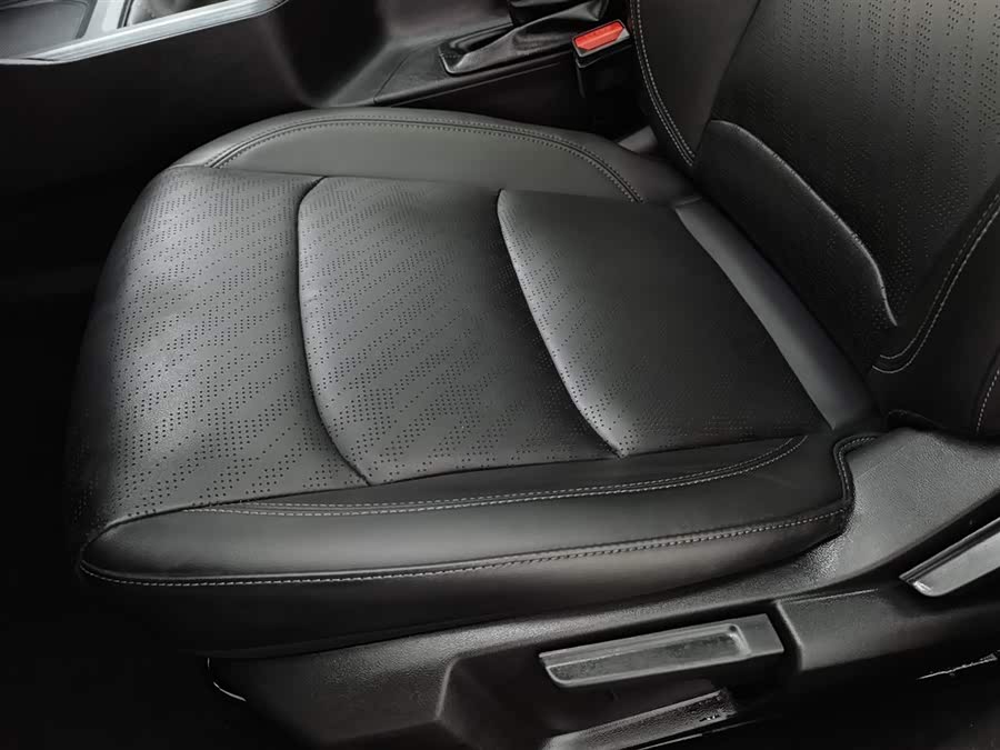 GEELY Emgrand 2023 car image #21