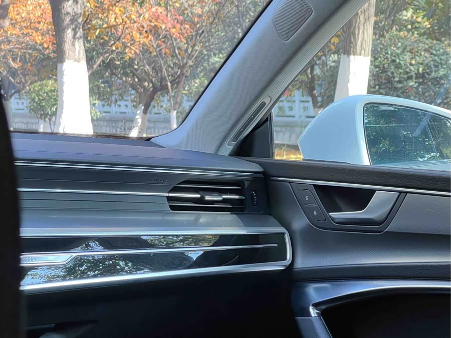 Audi A7 2021 car image #21