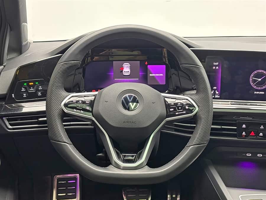 Volkswagen Golf 2025 car image #21