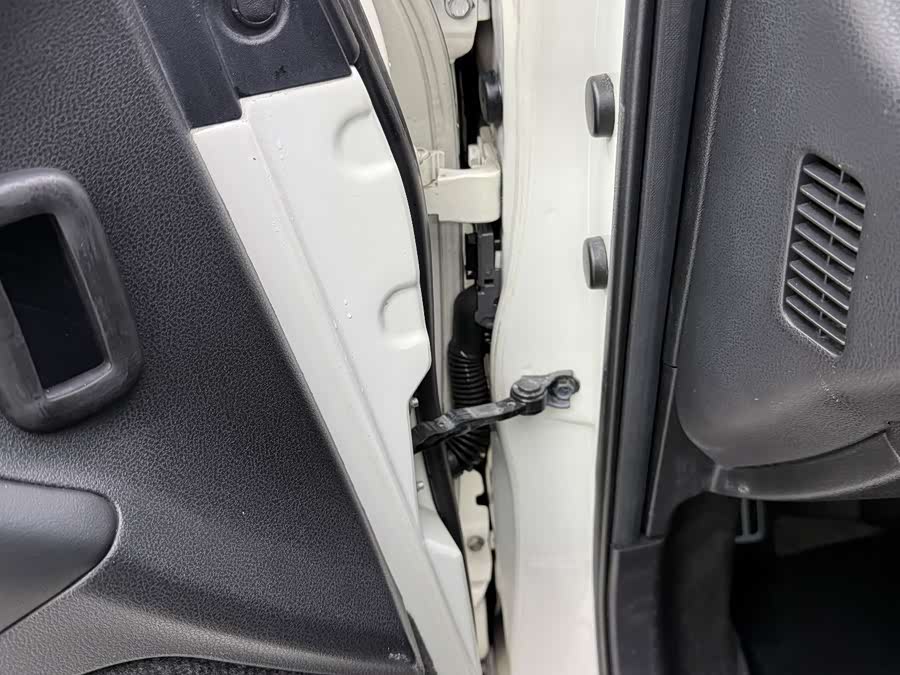 日产 日产GT-R 2010 汽车图片 #21