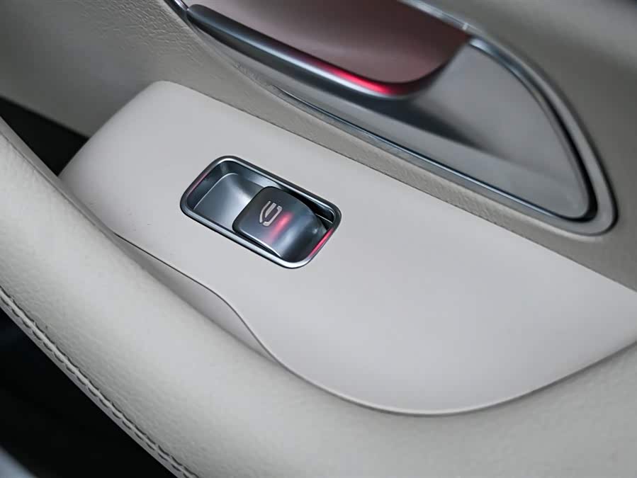 Mercedes-Benz GLE Class 2023 car image #21