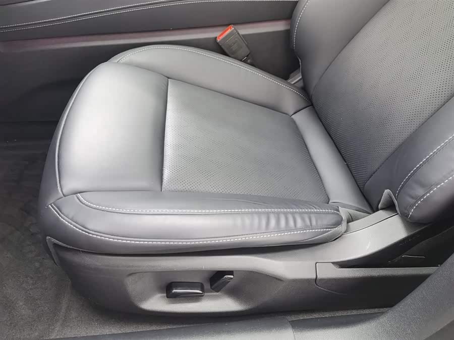 哪吒汽车 哪吒S 2023 汽车图片 #21