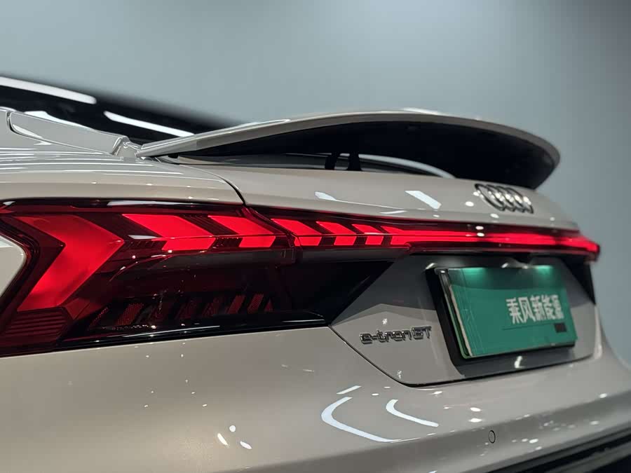 Audi e-tron GT 2024 image de voiture #21