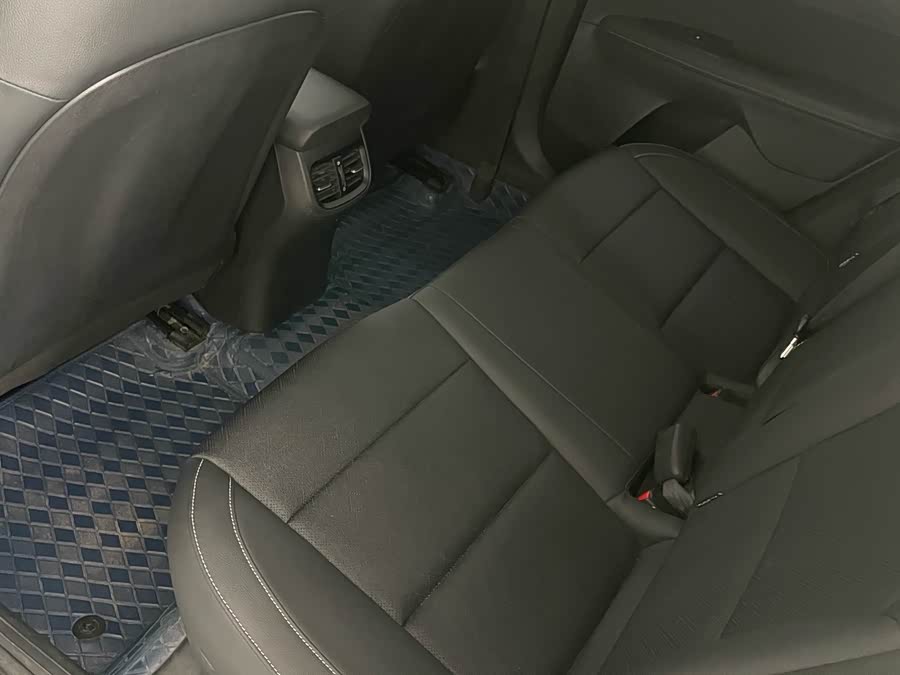 Kia K3 2022 car image #21