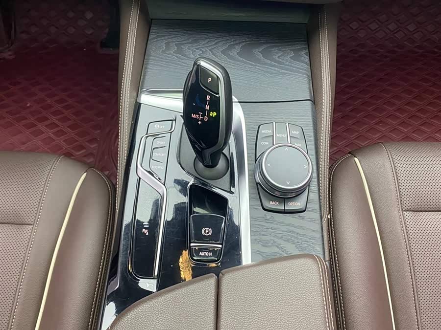 BMW 5 Series 2021 car image #21