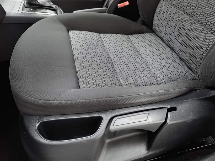 Skoda Octavia 2012 car image #21