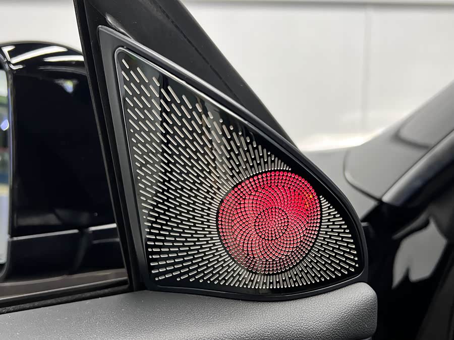 Tesla Model Y 2022 car image #21