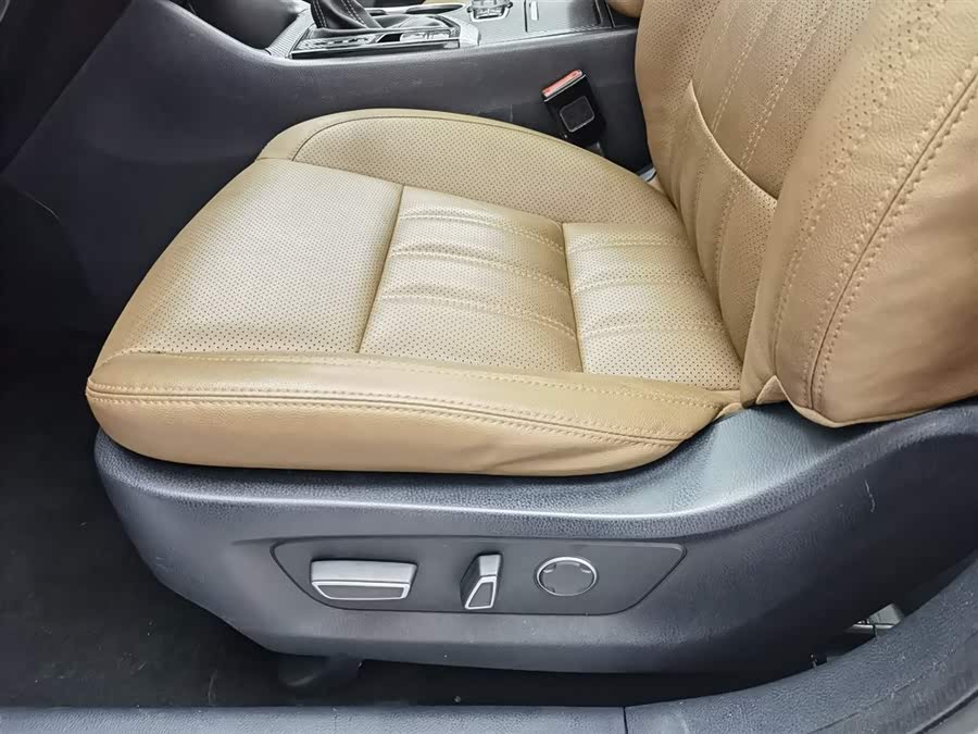 Changan CS95 2018 car image #21