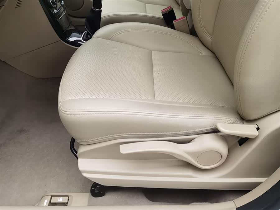 Great Wall C30 2016 car image #21