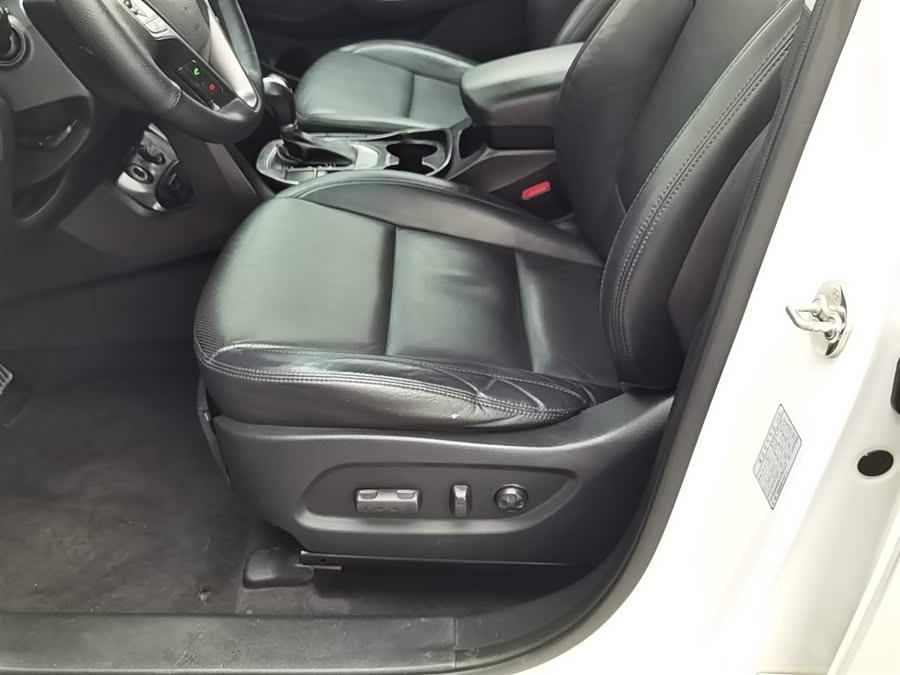 Hyundai Santa Fe 2015 car image #21