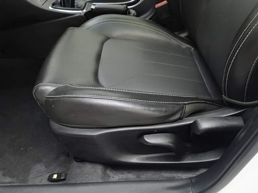 GEELY Emgrand 2016 car image #21