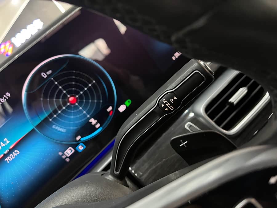 Mercedes-Benz GLE Class 2020 car image #21