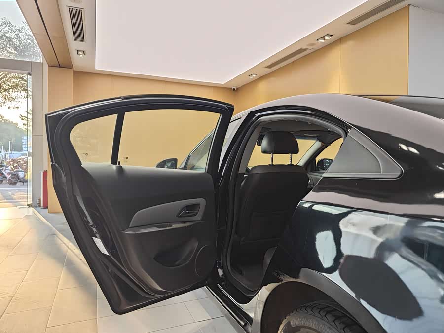 Chevrolet Cruze 2011 изображение автомобиля #21