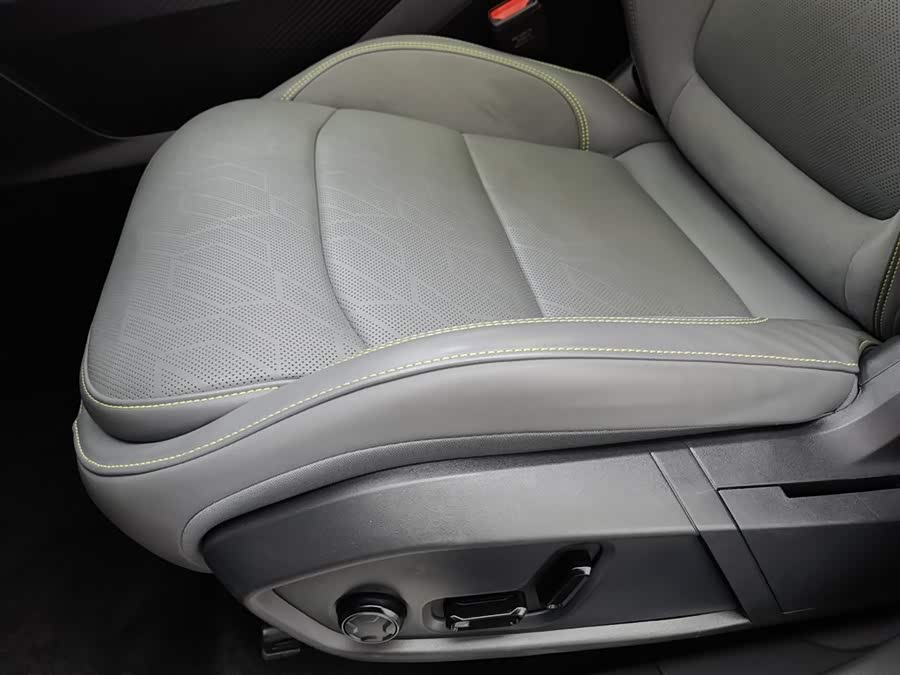 Lynk & Co 08 EM-P 2024 car image #21