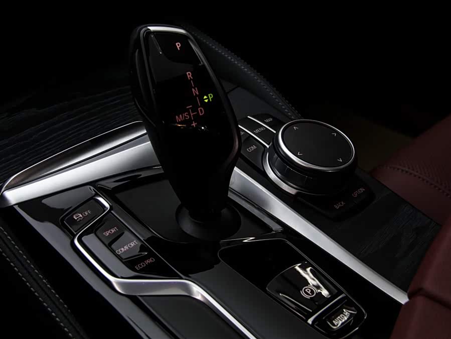 BMW 5 Series 2023 car image #21