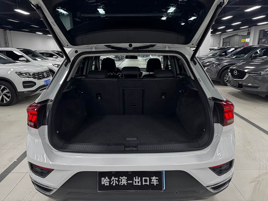 Volkswagen T-Roc 2022 car image #21