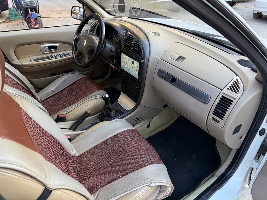 Citroen C-Elysée 2010 imagem de carro #21