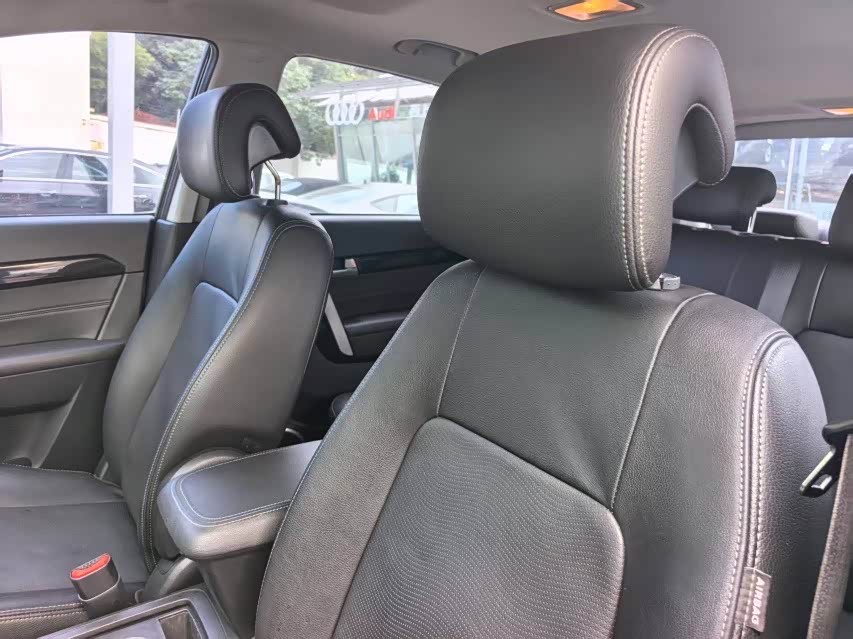 Chevrolet Captiva 2016 car image #21