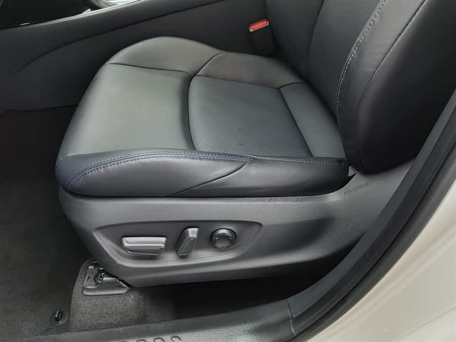 Toyota C-HR 2021 immagine di auto #21