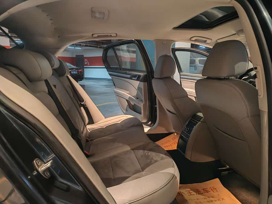 Skoda Superb 2010 car image #21