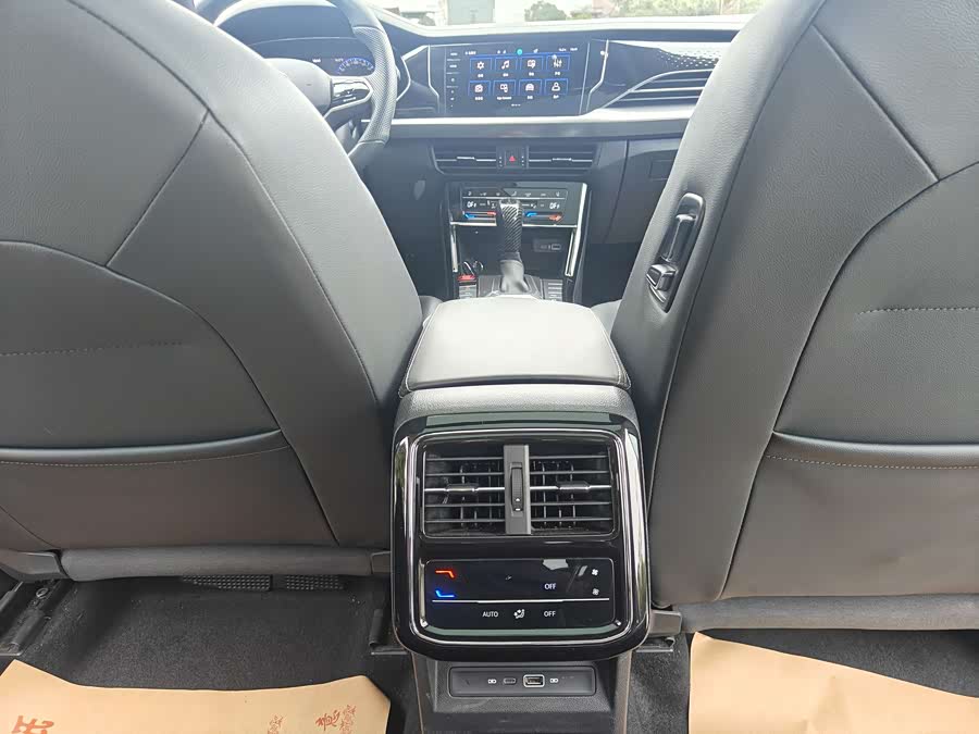 Volkswagen Passat 2023 car image #21