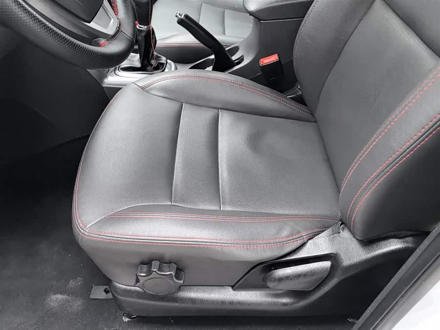 Chery Tiggo 3 2015 immagine di auto #21