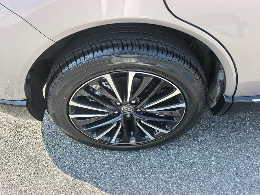 Toyota Venza 2024 car image #21