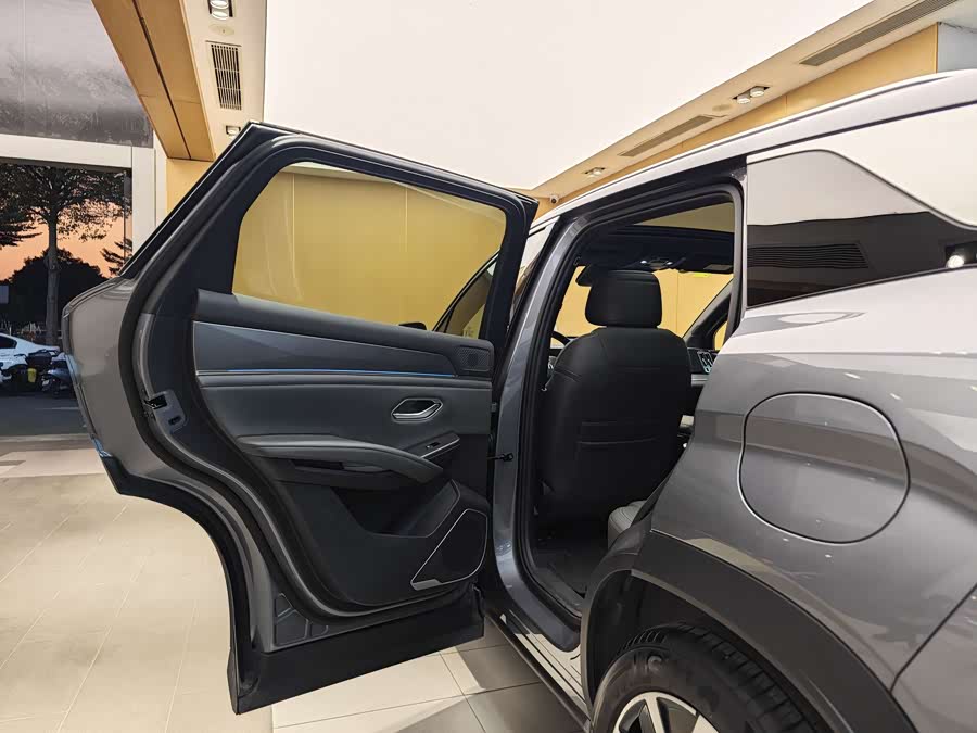 BYD SongL DM-i 2025 #21 BYD SongL DM-i 2025 car image #21