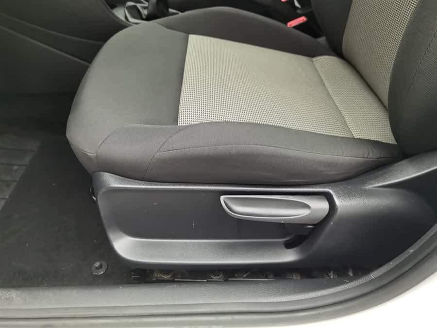 Volkswagen Polo 2018 car image #21