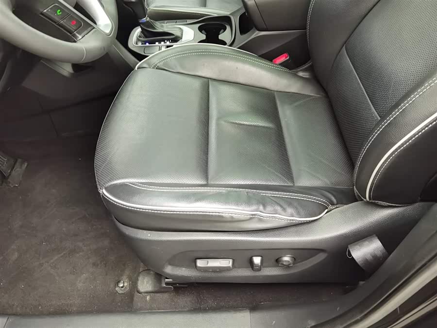 Hyundai Santa Fe 2017 car image #21